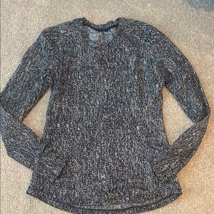 Lululemon Black and White long sleeve fitted running top with zipper pocket -